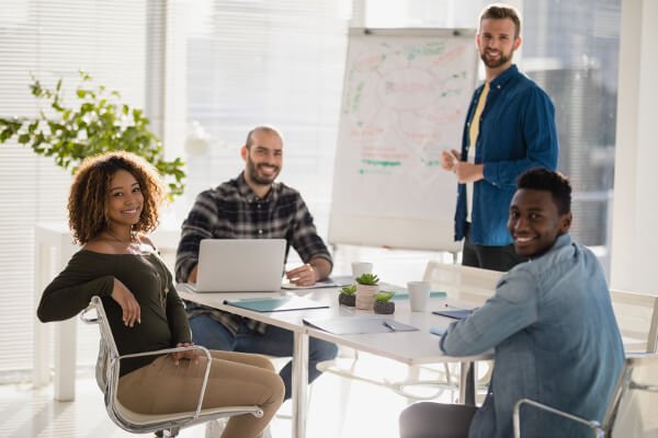 Equipe do escritório de contabilidade em Guaratinguetá